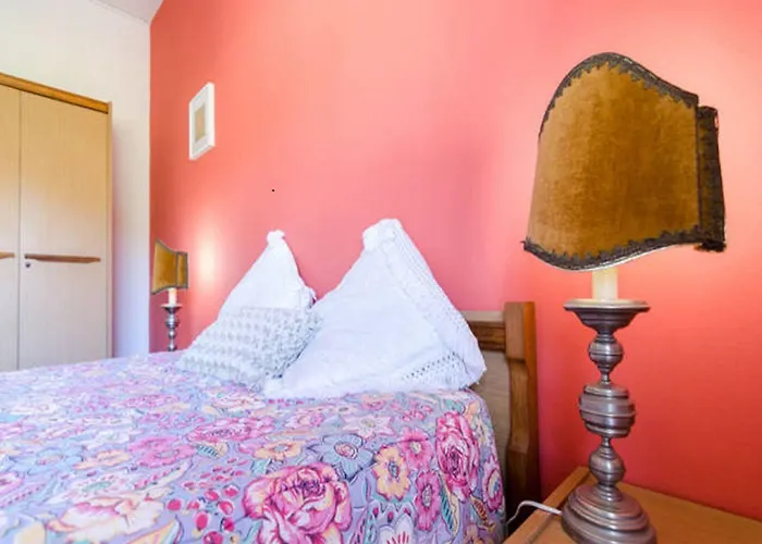 Guest house Vale Do Sol 3*