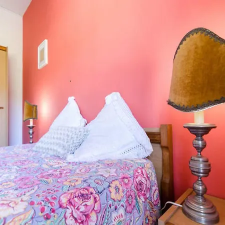 Guest house Vale Do Sol 3*
